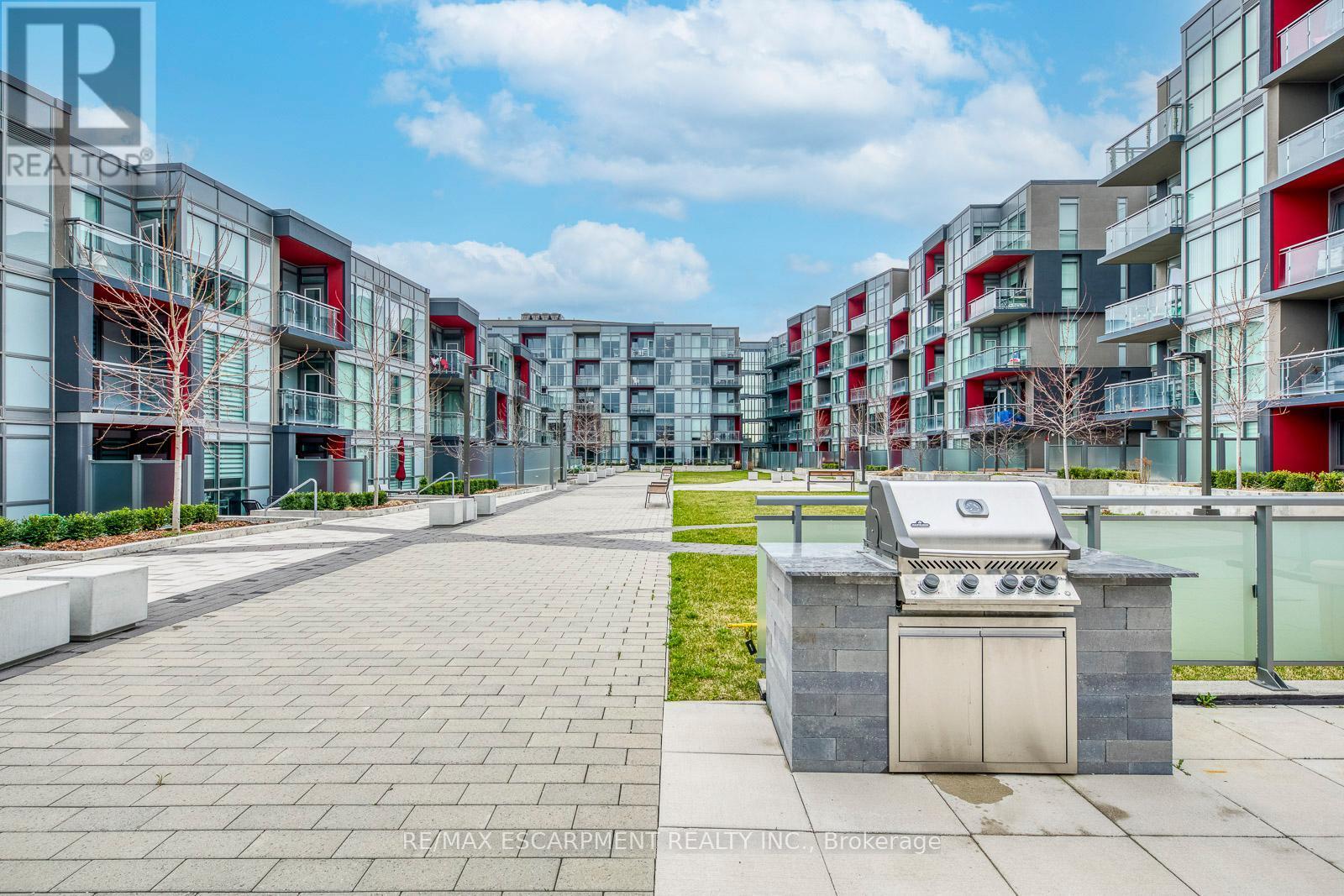105 - 1135 Cooke Boulevard, Burlington, ON - Outdoor With Facade