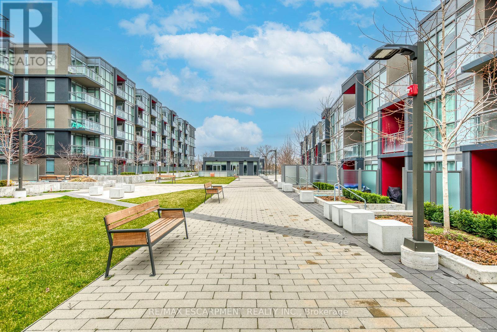 105 - 1135 Cooke Boulevard, Burlington, ON - Outdoor With Facade