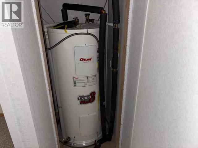 38-6263 Lund, Powell River, BC - Indoor Photo Showing Basement