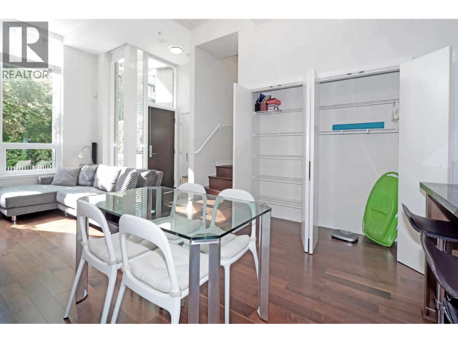 1045 Richards Street, Vancouver, BC - Indoor Photo Showing Other Room