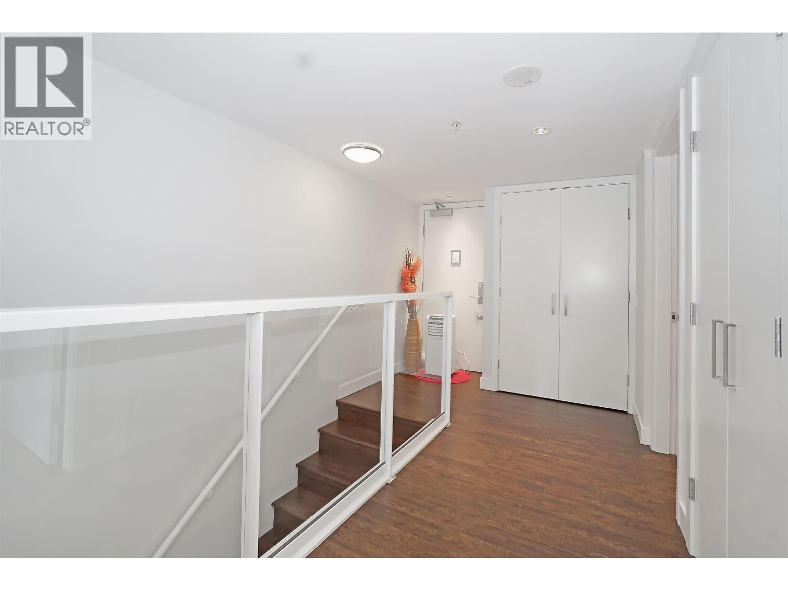 1045 Richards Street, Vancouver, BC - Indoor Photo Showing Other Room