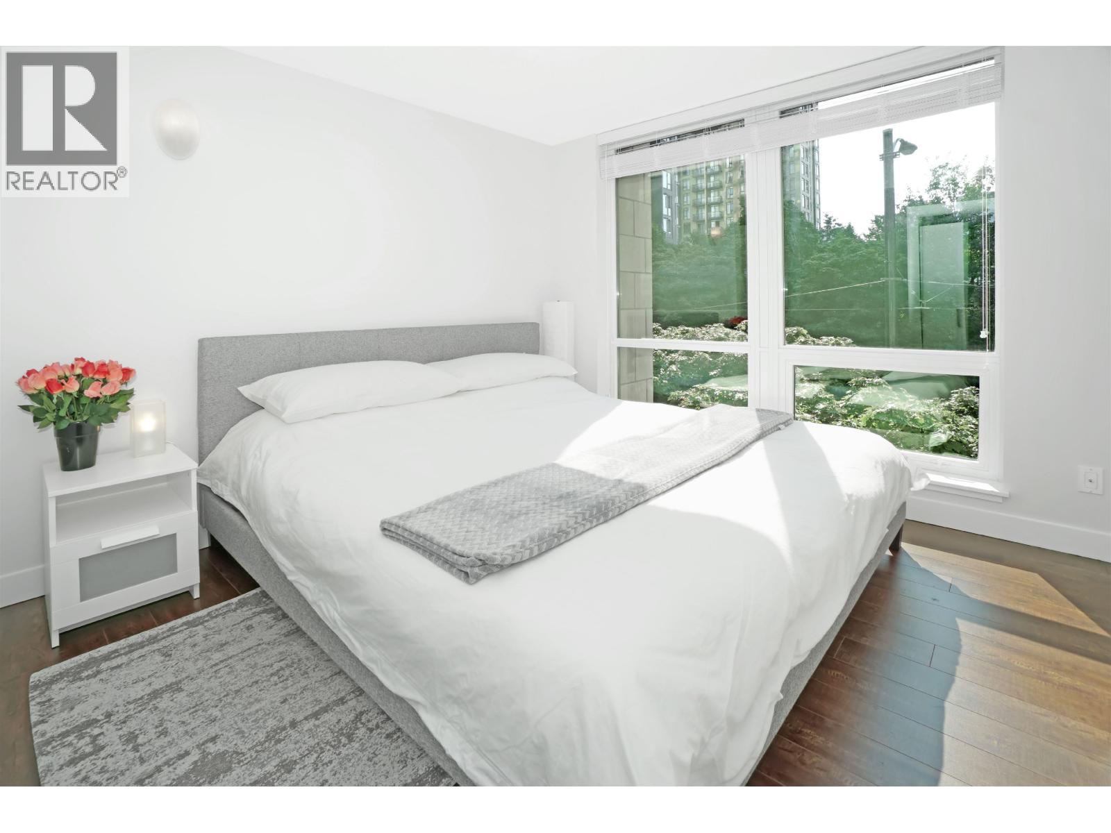 1045 Richards Street, Vancouver, BC - Indoor Photo Showing Bedroom