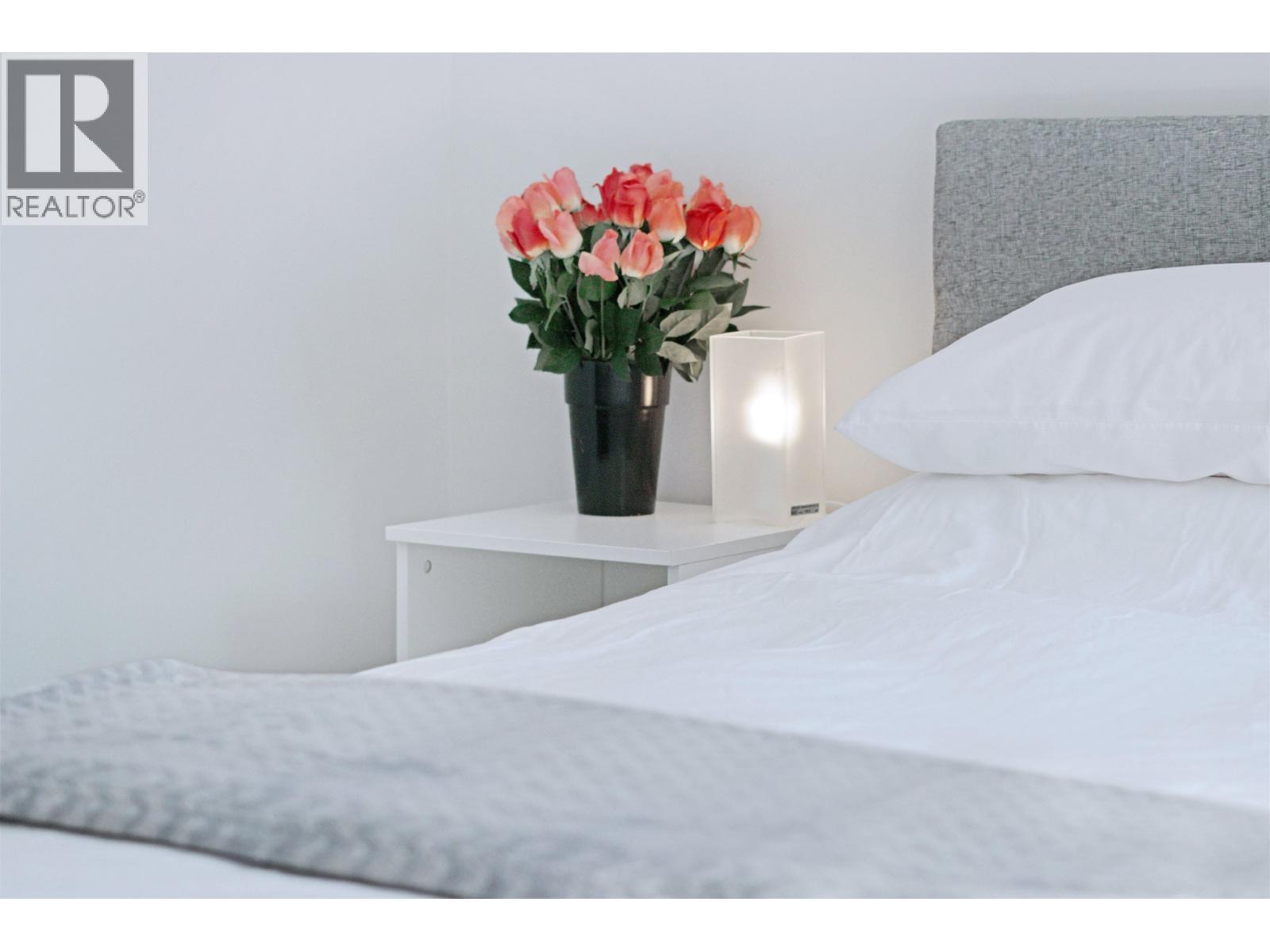 1045 Richards Street, Vancouver, BC - Indoor Photo Showing Bedroom