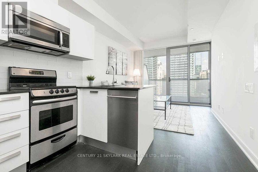 #1808 - 57 St Joseph Street, Toronto, ON - Indoor Photo Showing Kitchen