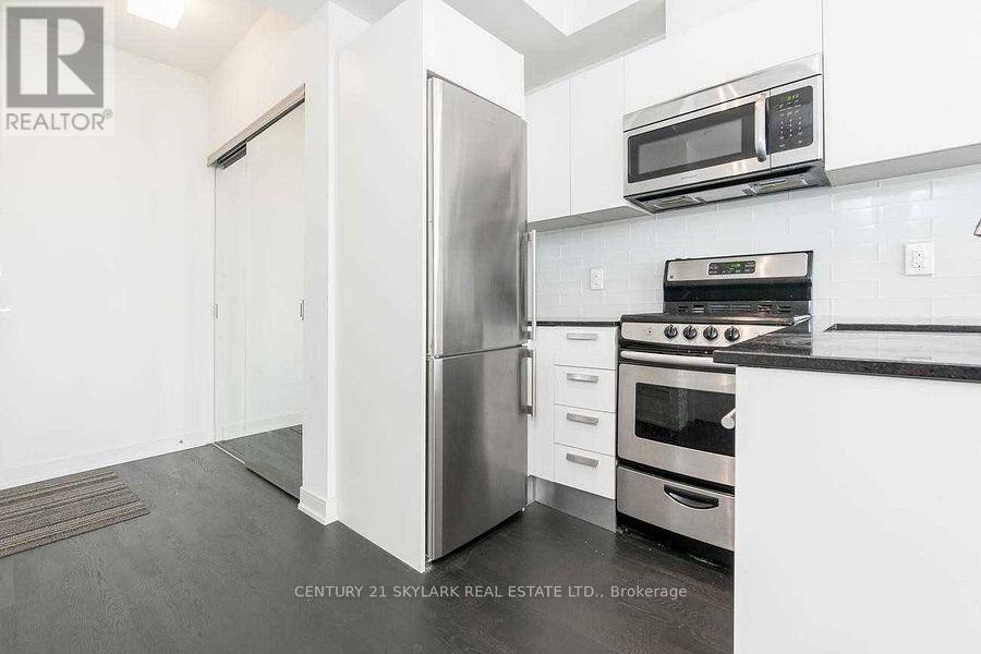#1808 - 57 St Joseph Street, Toronto, ON - Indoor Photo Showing Kitchen