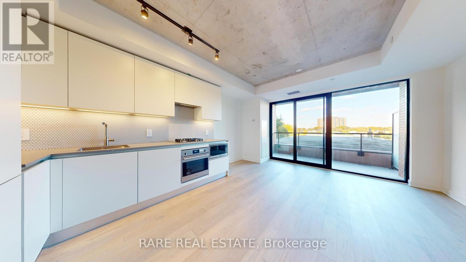 317 - 2720 Dundas Street W, Toronto, ON - Indoor