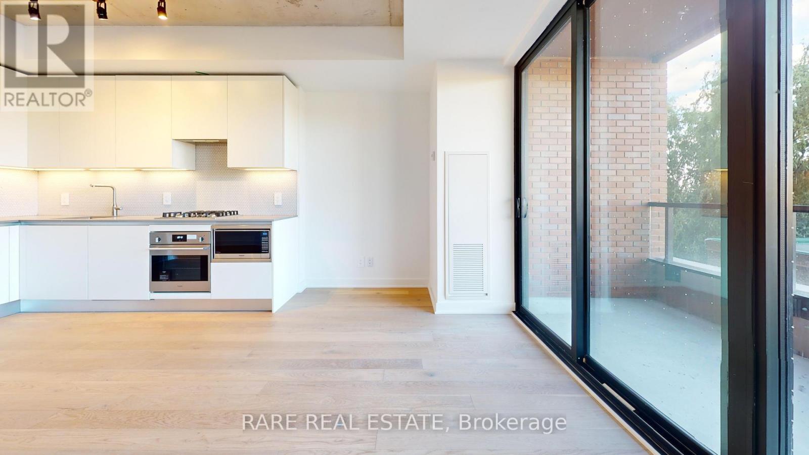 317 - 2720 Dundas Street W, Toronto, ON - Indoor