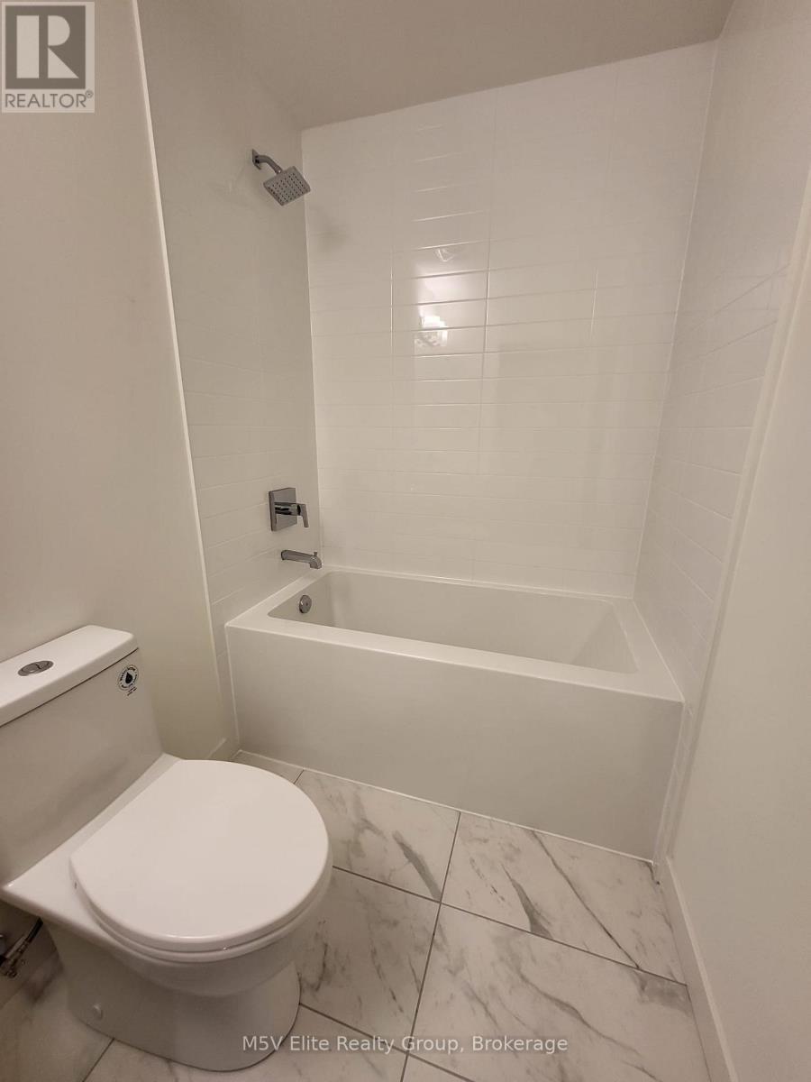 205 - 859 The Queensway, Toronto, ON - Indoor Photo Showing Bathroom