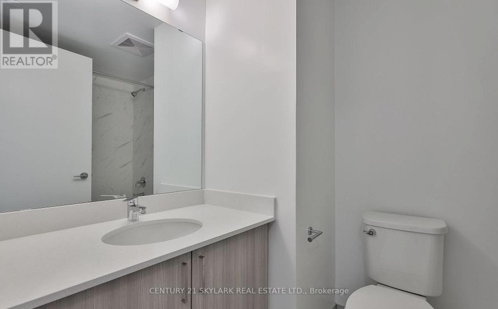#411 - 556 Marlee Avenue, Toronto, ON - Indoor Photo Showing Bathroom
