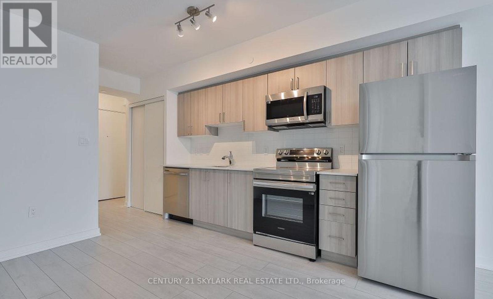 #411 - 556 Marlee Avenue, Toronto, ON - Indoor Photo Showing Kitchen