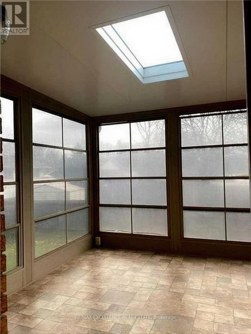 7 Dunnett Boulevard, Belleville, ON - Indoor Photo Showing Other Room