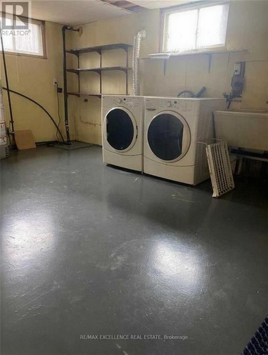 7 Dunnett Boulevard, Belleville, ON - Indoor Photo Showing Laundry Room