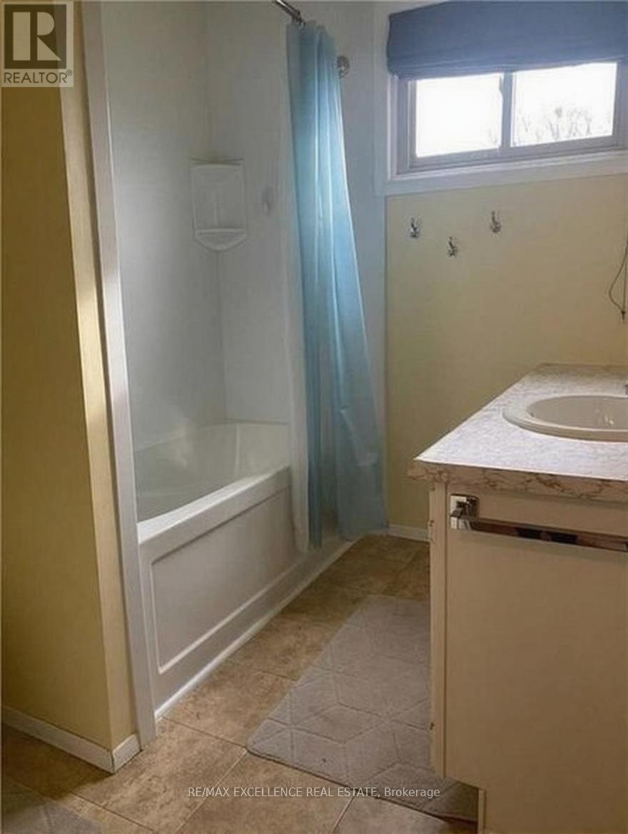 7 Dunnett Boulevard, Belleville, ON - Indoor Photo Showing Bathroom