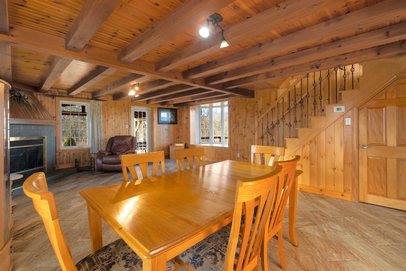 Salle à manger - 2100 Ch. Yamaska, Farnham, QC - Indoor Photo Showing Dining Room With Fireplace
