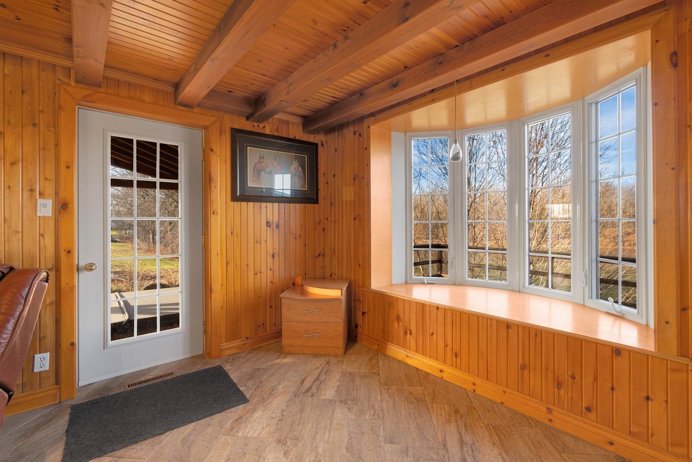 Hall d'entrée/Vestibule - 2100 Ch. Yamaska, Farnham, QC - Indoor Photo Showing Other Room