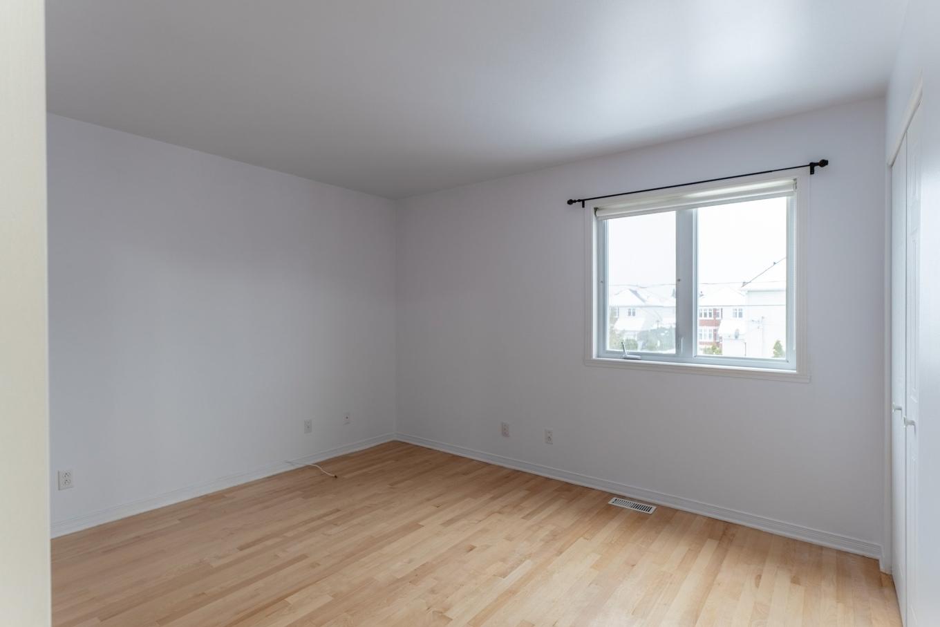 Bedroom - 6263 Rue Des Mimosas, Longueuil (Saint-Hubert), QC - Indoor Photo Showing Other Room