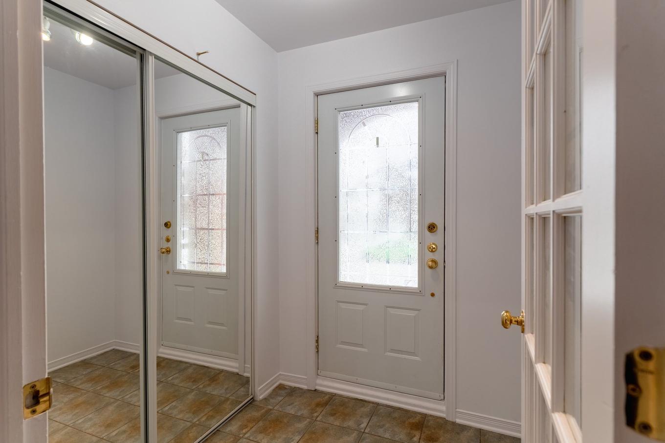 Hall - 6263 Rue Des Mimosas, Longueuil (Saint-Hubert), QC - Indoor Photo Showing Other Room