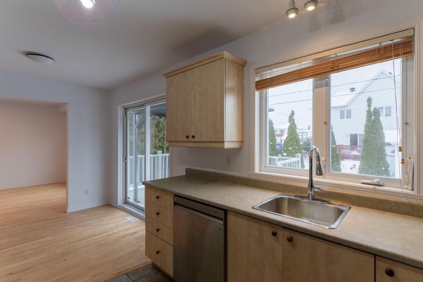 Kitchen - 6263 Rue Des Mimosas, Longueuil (Saint-Hubert), QC - Indoor Photo Showing Kitchen
