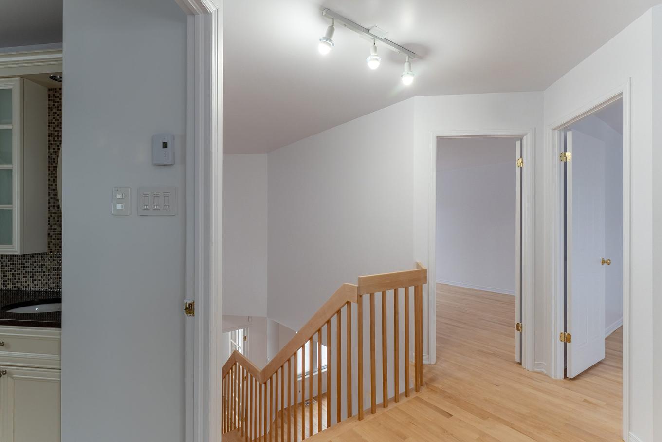 Hall - 6263 Rue Des Mimosas, Longueuil (Saint-Hubert), QC - Indoor Photo Showing Other Room