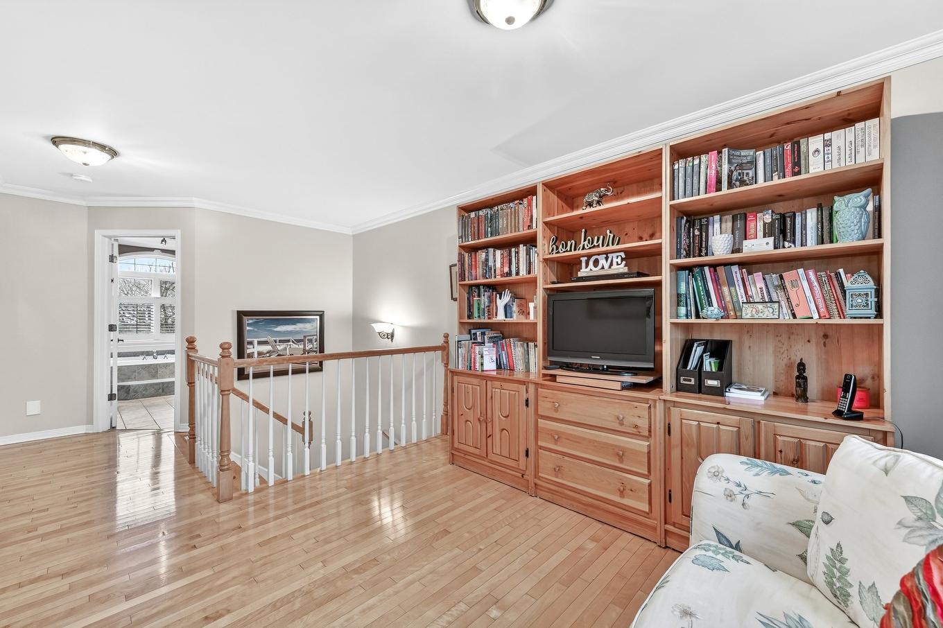 Living room - 15 Rue Louis-Fréchette, Saint-Jean-Sur-Richelieu, QC - Indoor Photo Showing Other Room