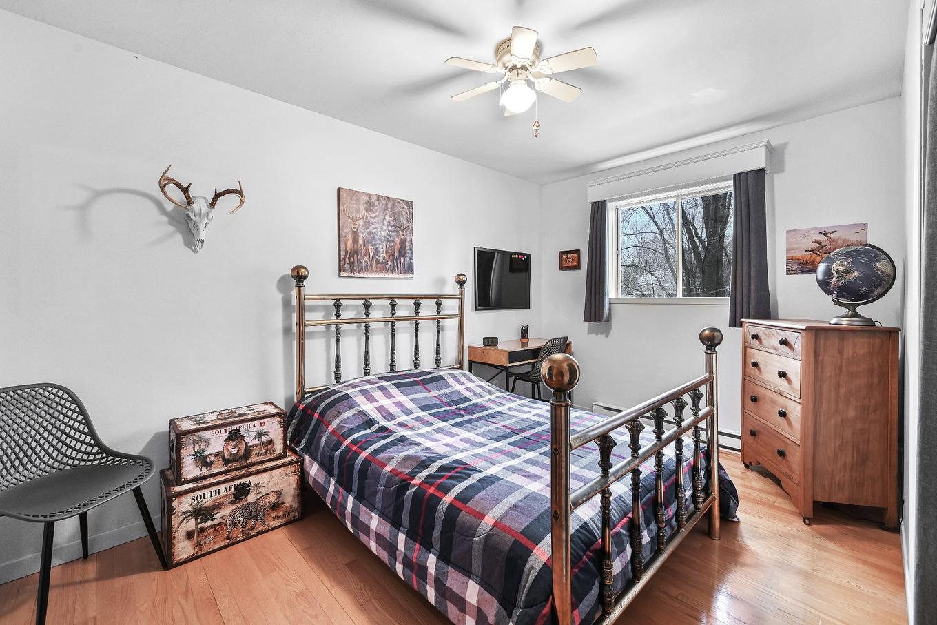 Chambre à coucher - 16 9E Avenue, Saint-Blaise-Sur-Richelieu, QC - Indoor Photo Showing Bedroom