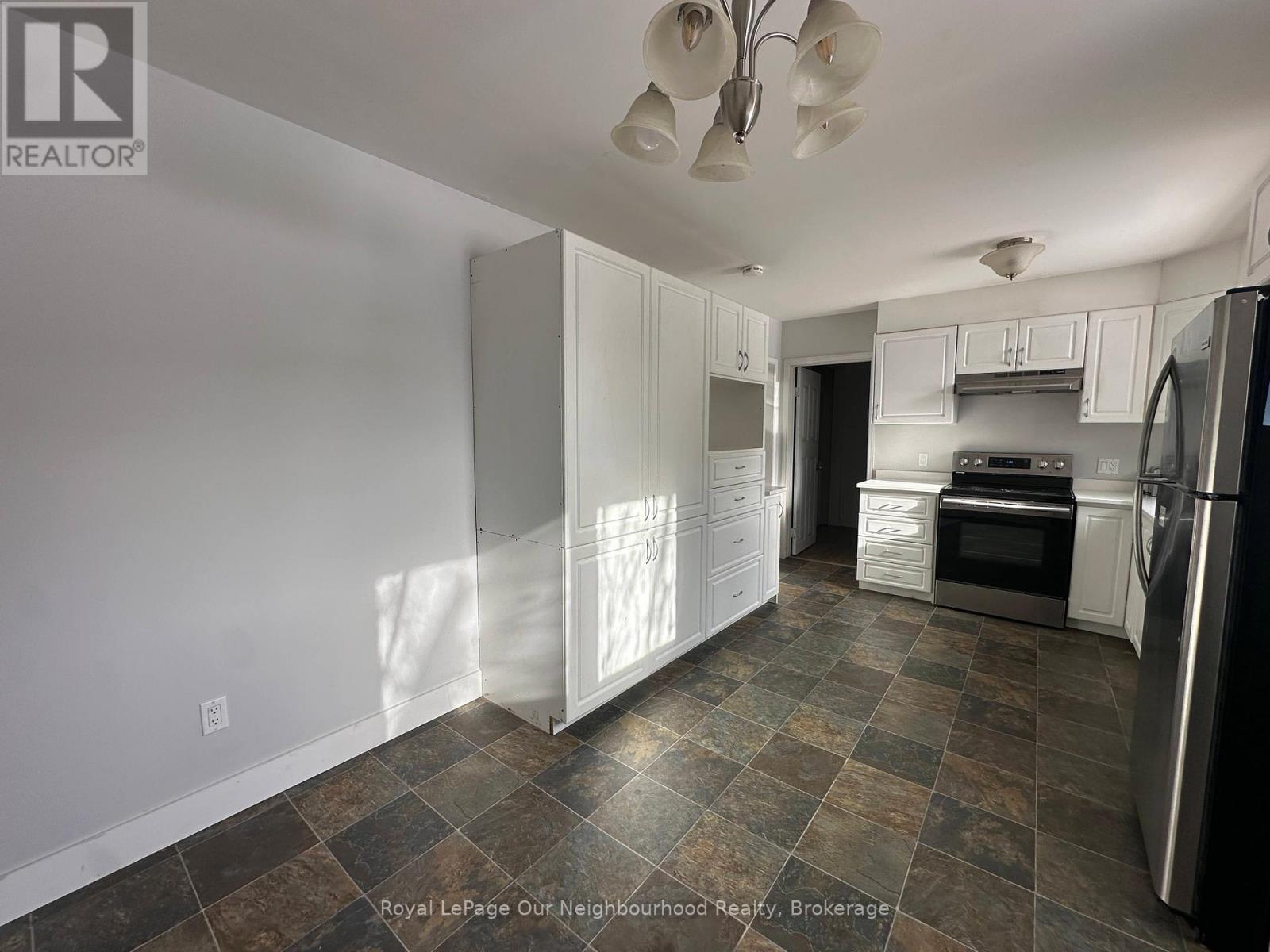 22 Springbrook Drive, Peterborough (Monaghan Ward 2), ON - Indoor Photo Showing Kitchen