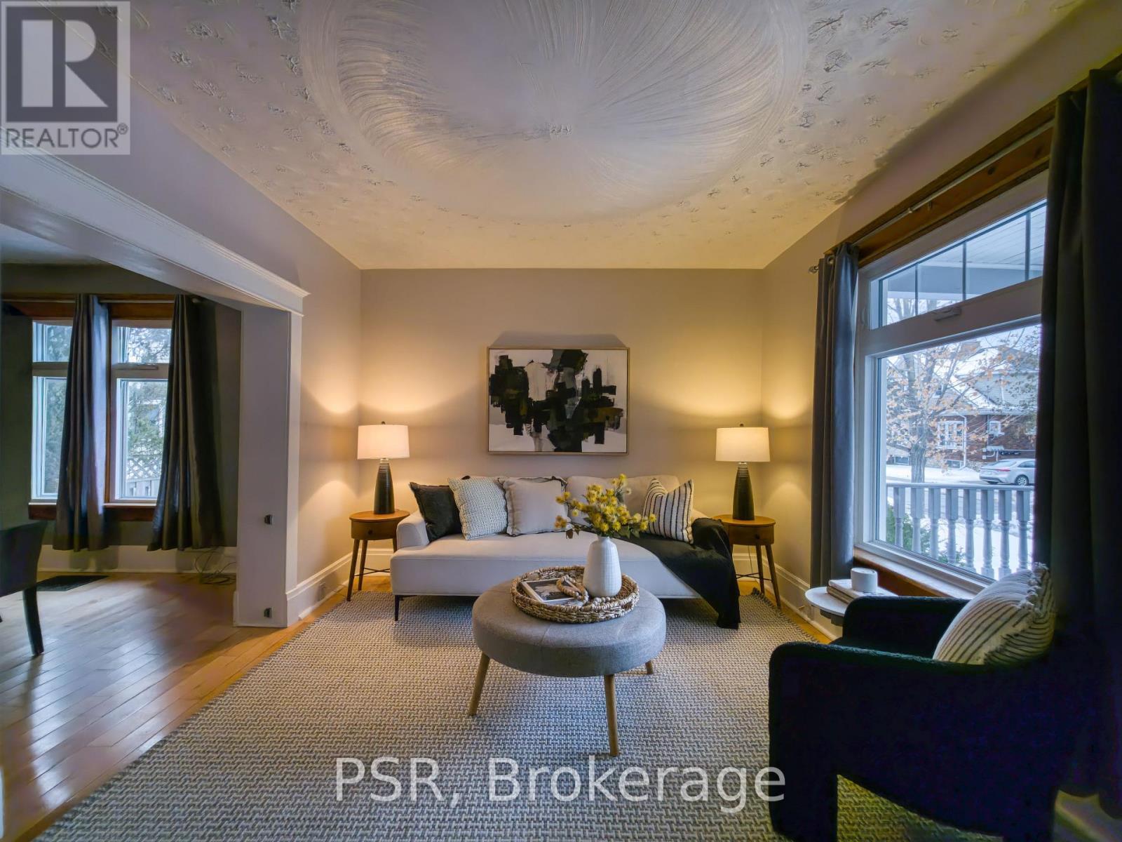 58 Pandora Avenue N, Kitchener, ON - Indoor Photo Showing Living Room