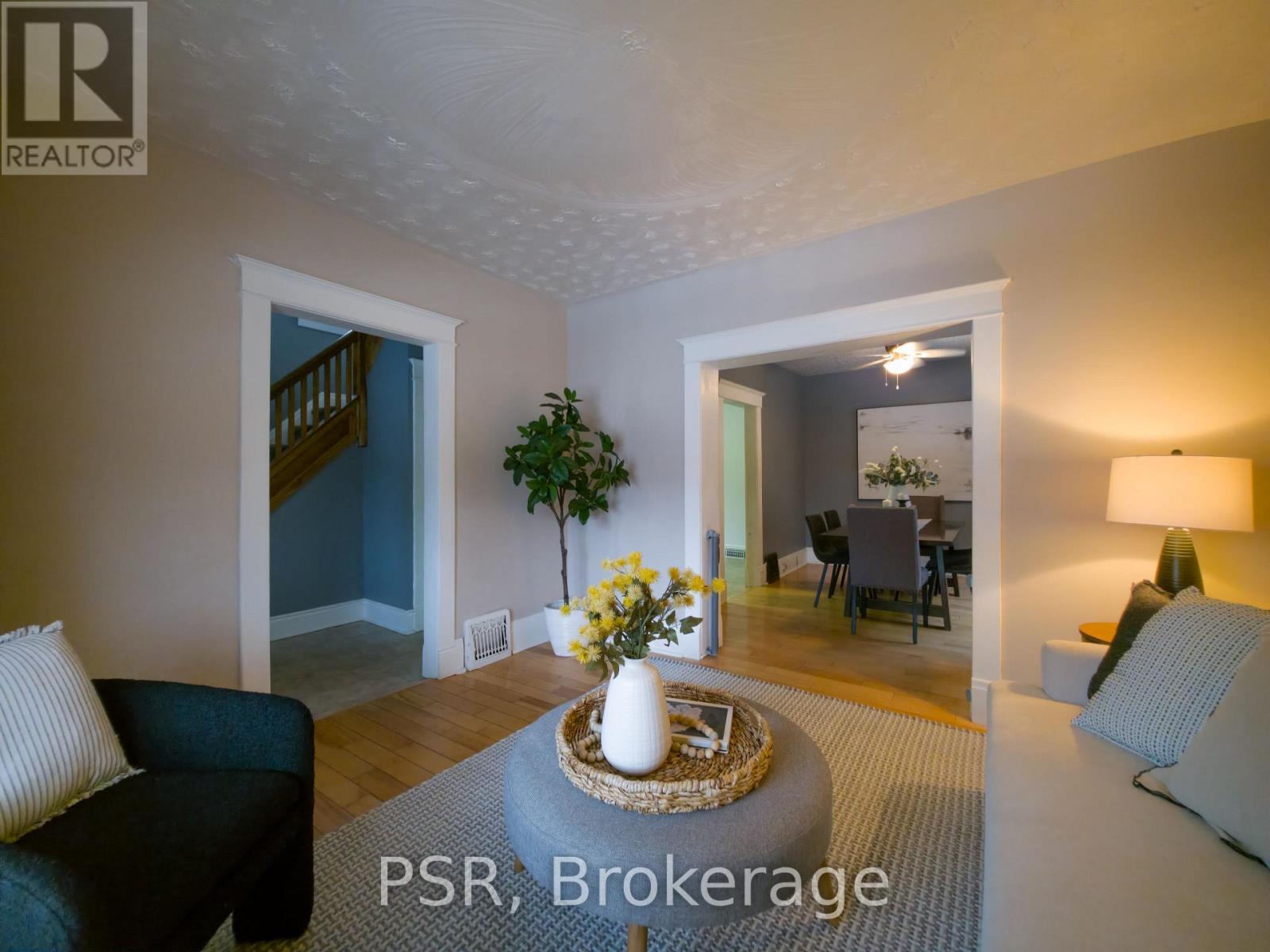 58 Pandora Avenue N, Kitchener, ON - Indoor Photo Showing Living Room