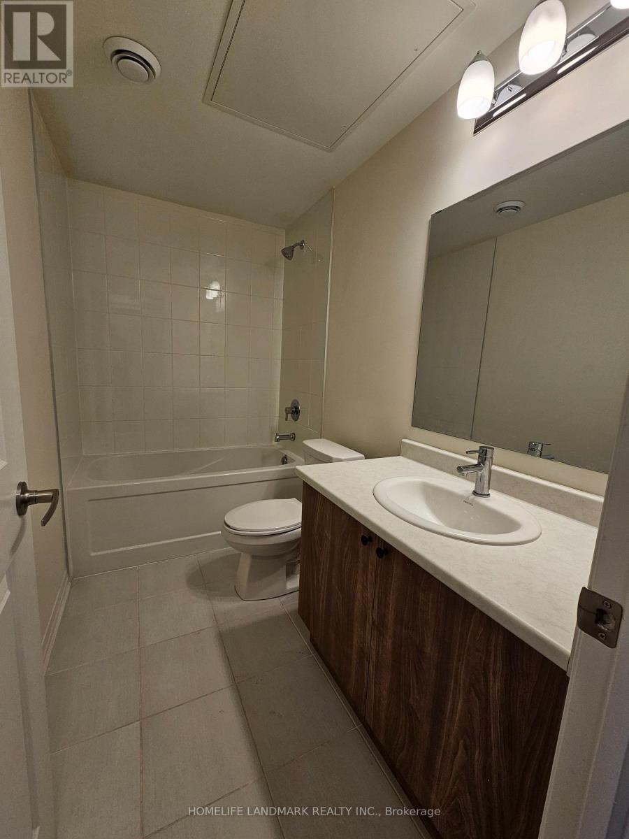 #5 - 155 Tapscott Road, Toronto, ON - Indoor Photo Showing Bathroom