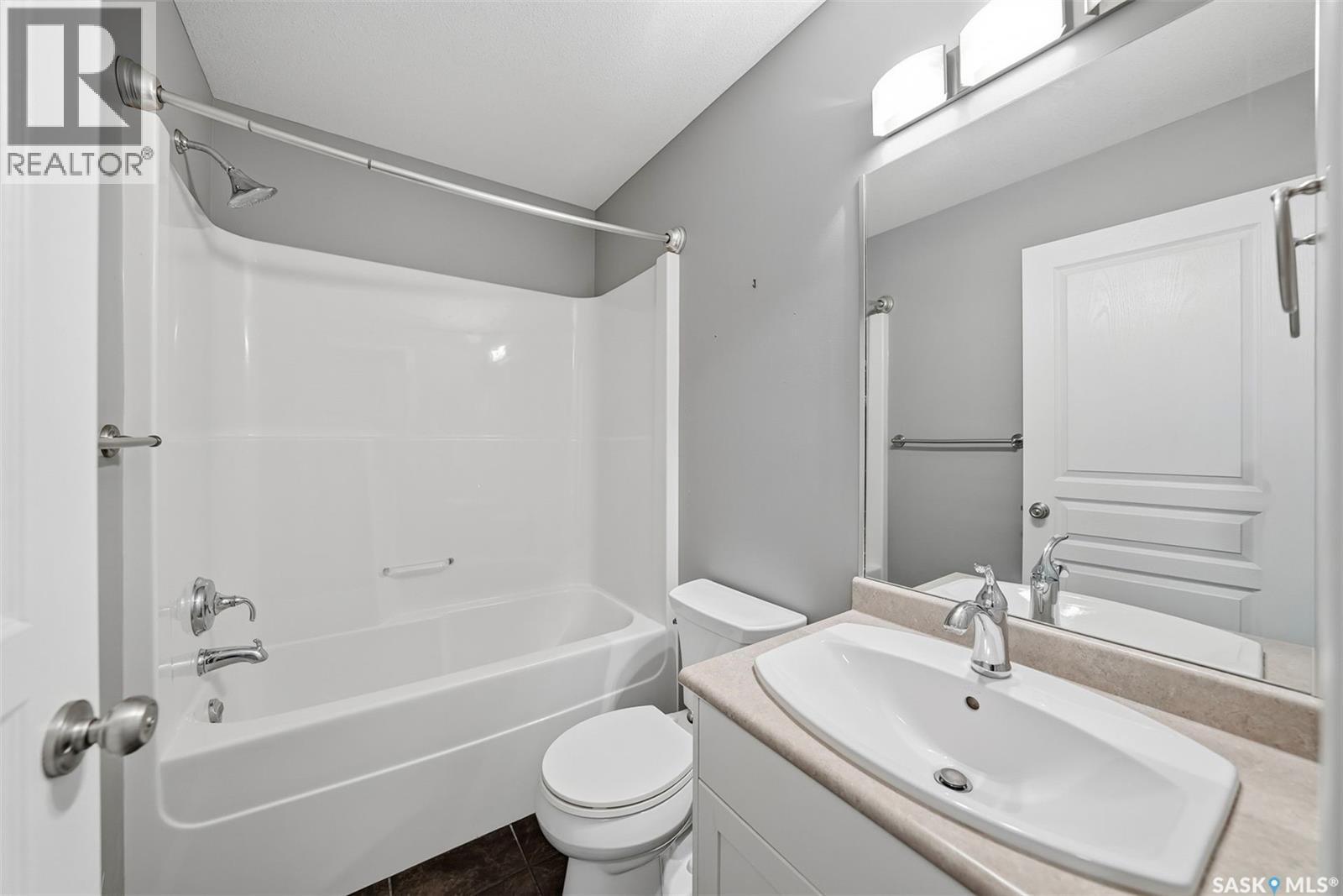 723 Sutter Crescent, Saskatoon, SK - Indoor Photo Showing Bathroom
