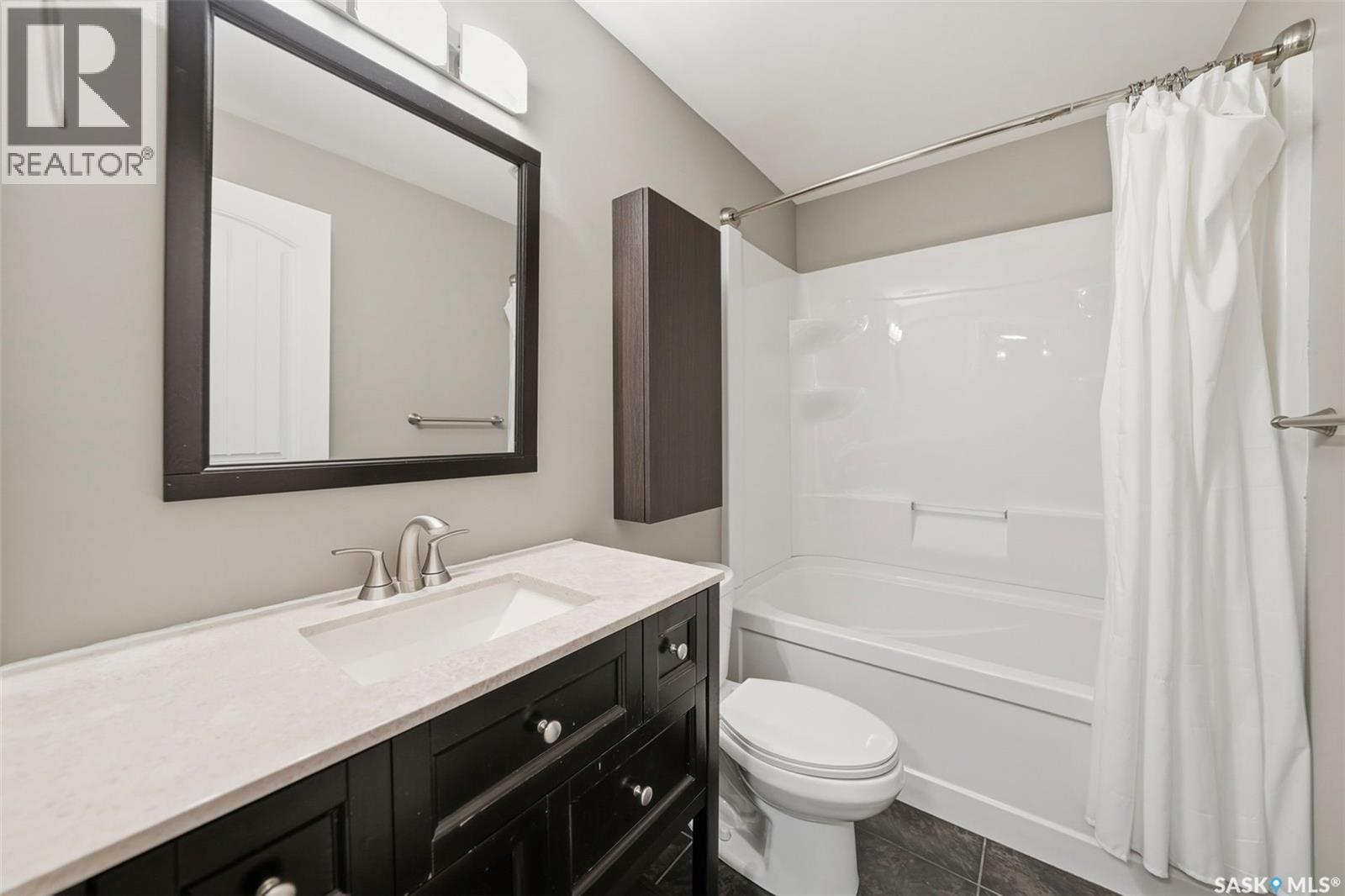 723 Sutter Crescent, Saskatoon, SK - Indoor Photo Showing Bathroom