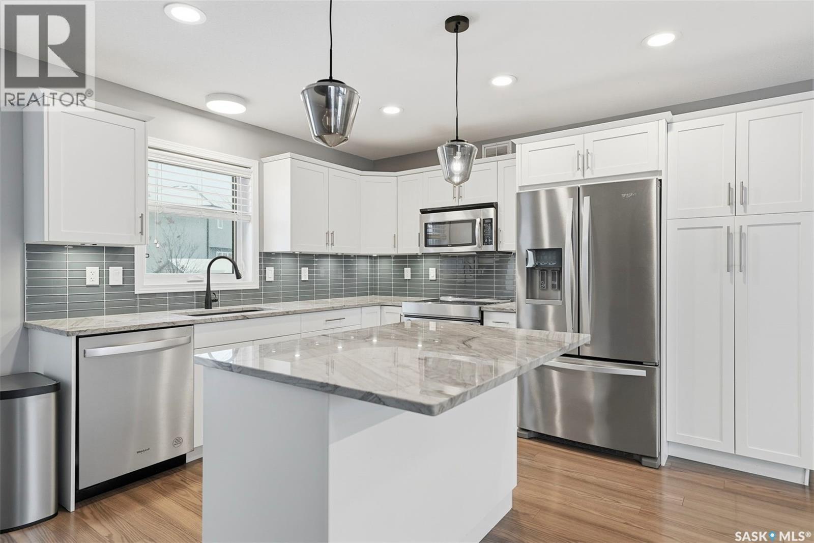 723 Sutter Crescent, Saskatoon, SK - Indoor Photo Showing Kitchen With Upgraded Kitchen
