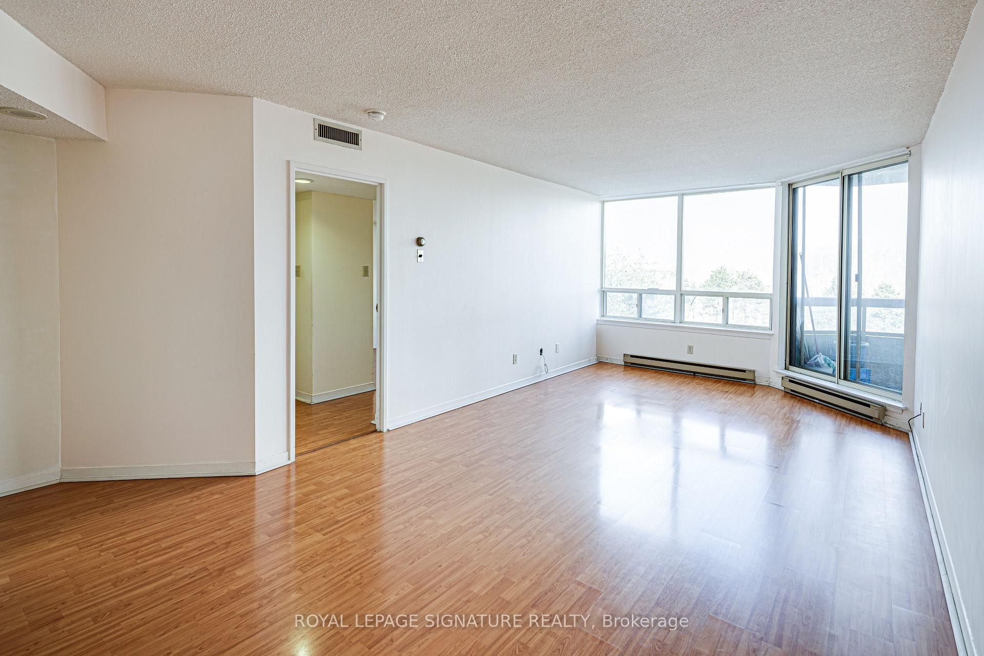 405-150 Alton Towers Circle, Toronto, ON - Indoor Photo Showing Other Room