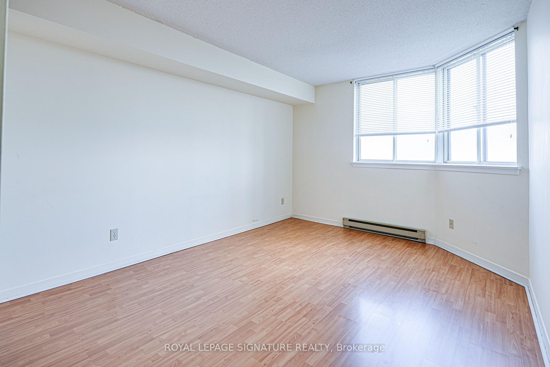 405-150 Alton Towers Circle, Toronto, ON - Indoor Photo Showing Other Room