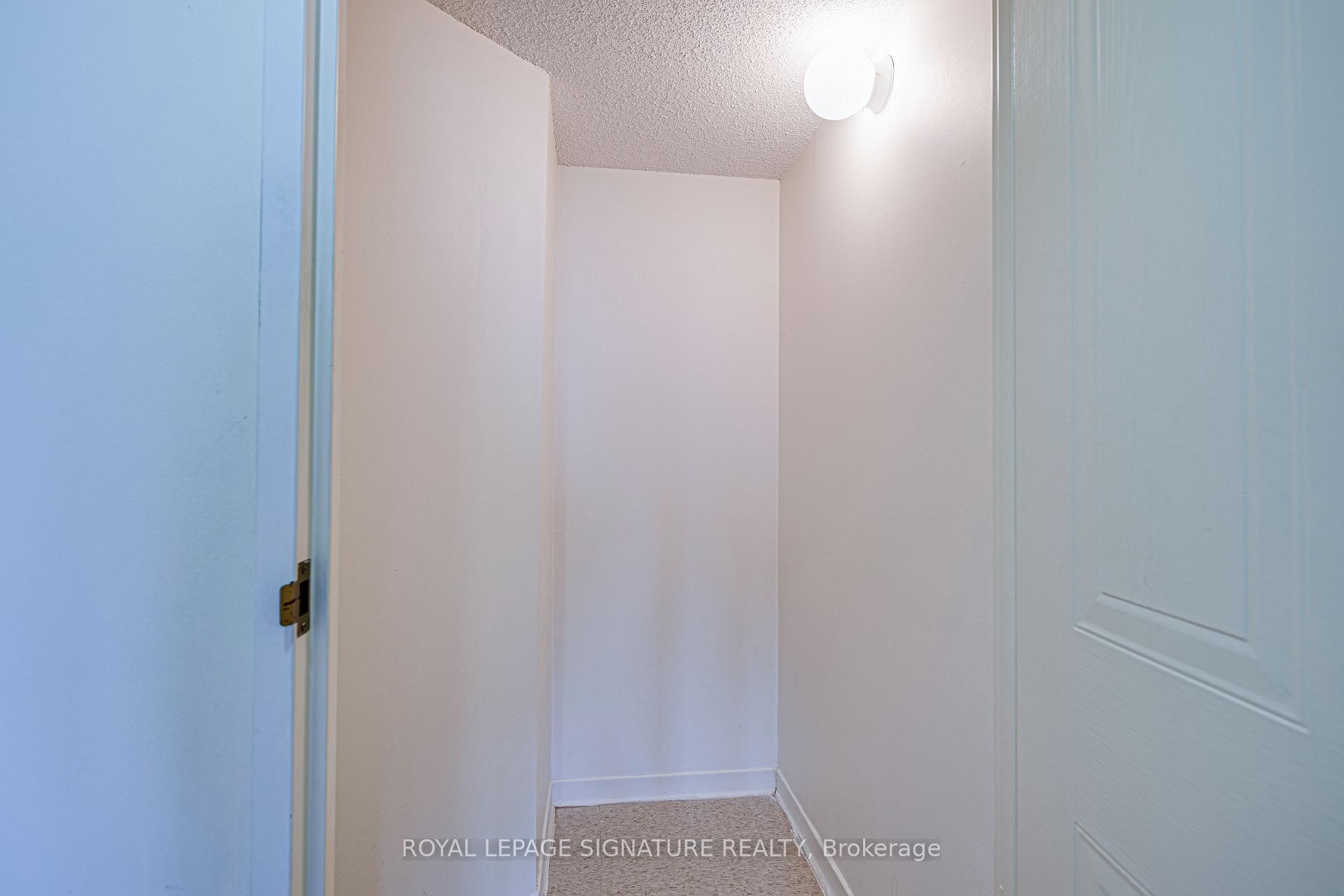 405-150 Alton Towers Circle, Toronto, ON - Indoor Photo Showing Other Room