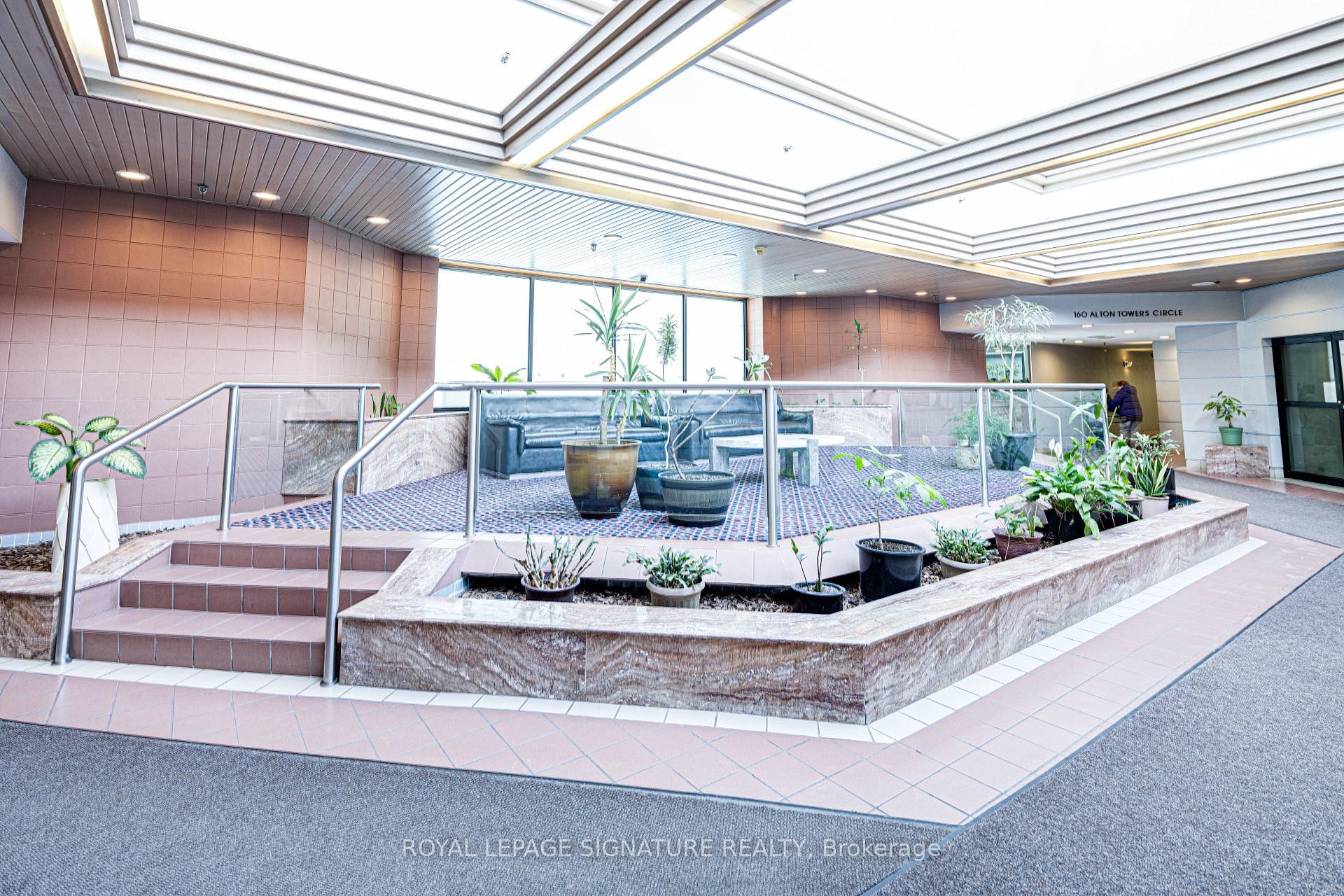 405-150 Alton Towers Circle, Toronto, ON - Indoor Photo Showing Other Room