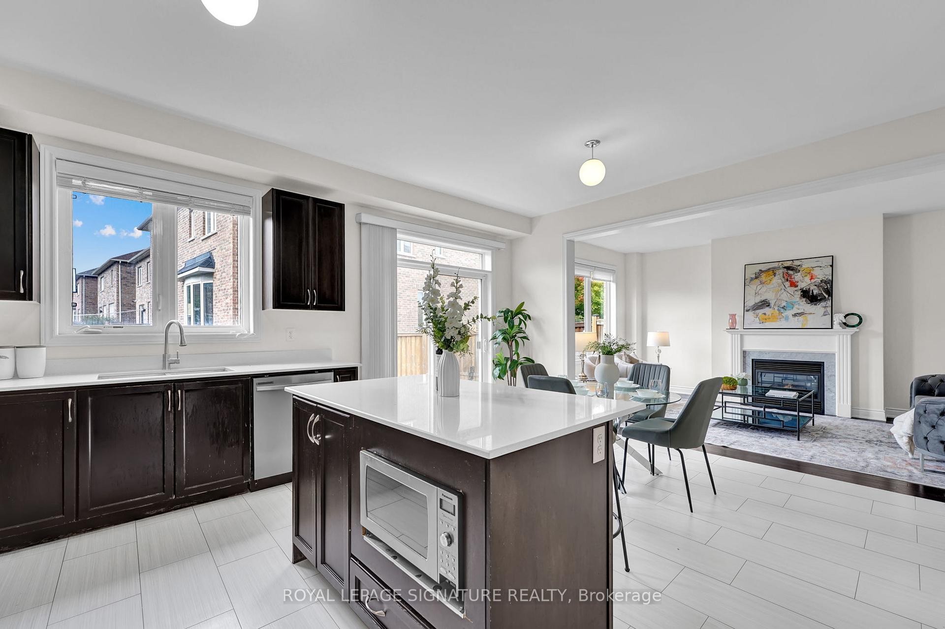 58 Orangeblossom Trail, Brampton, ON - Indoor With Fireplace