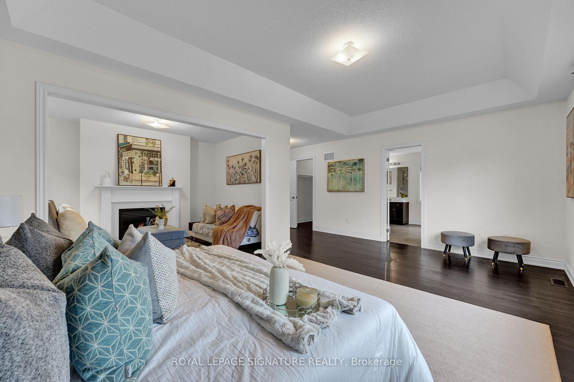 58 Orangeblossom Trail, Brampton, ON - Indoor Photo Showing Living Room With Fireplace