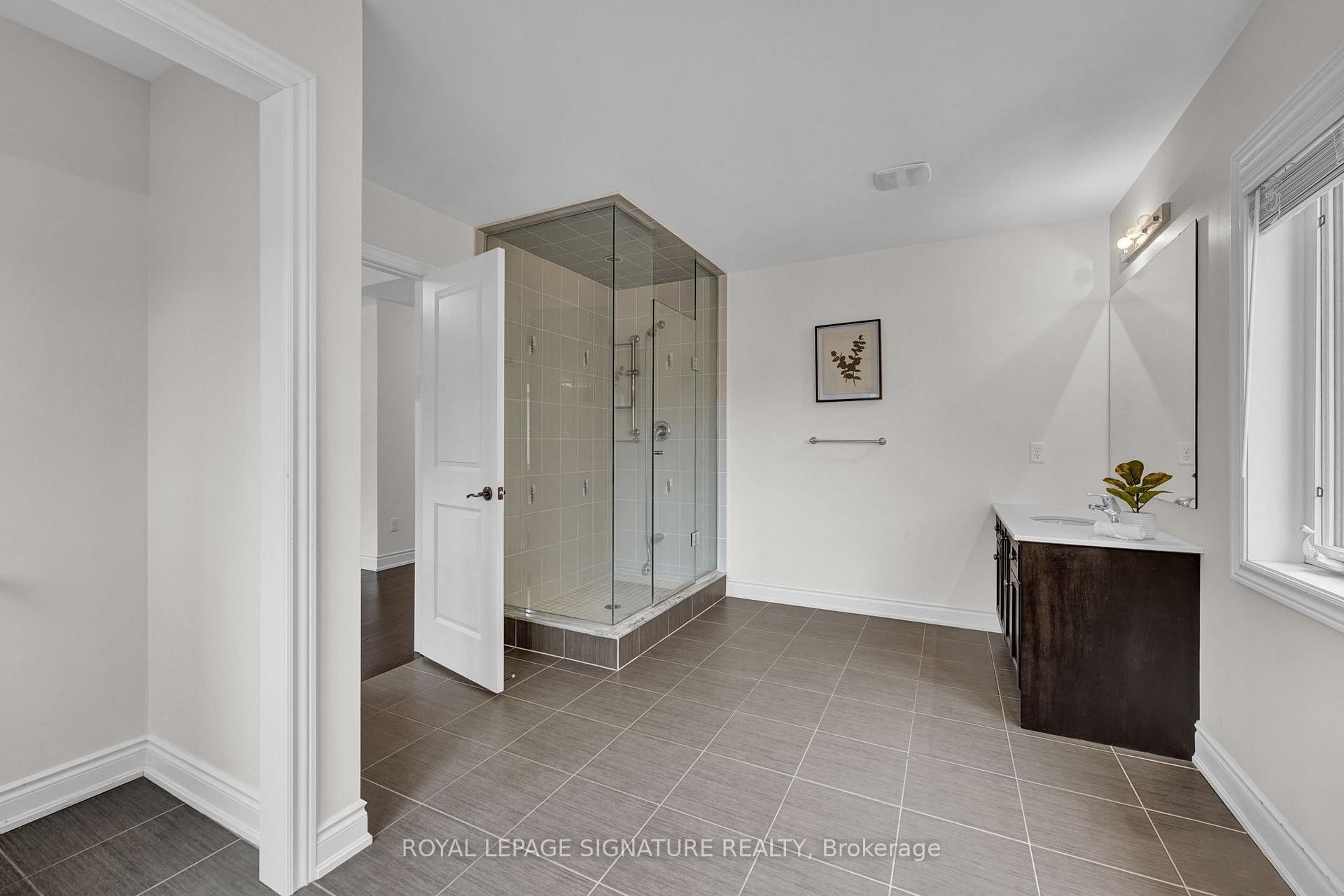 58 Orangeblossom Trail, Brampton, ON - Indoor Photo Showing Other Room