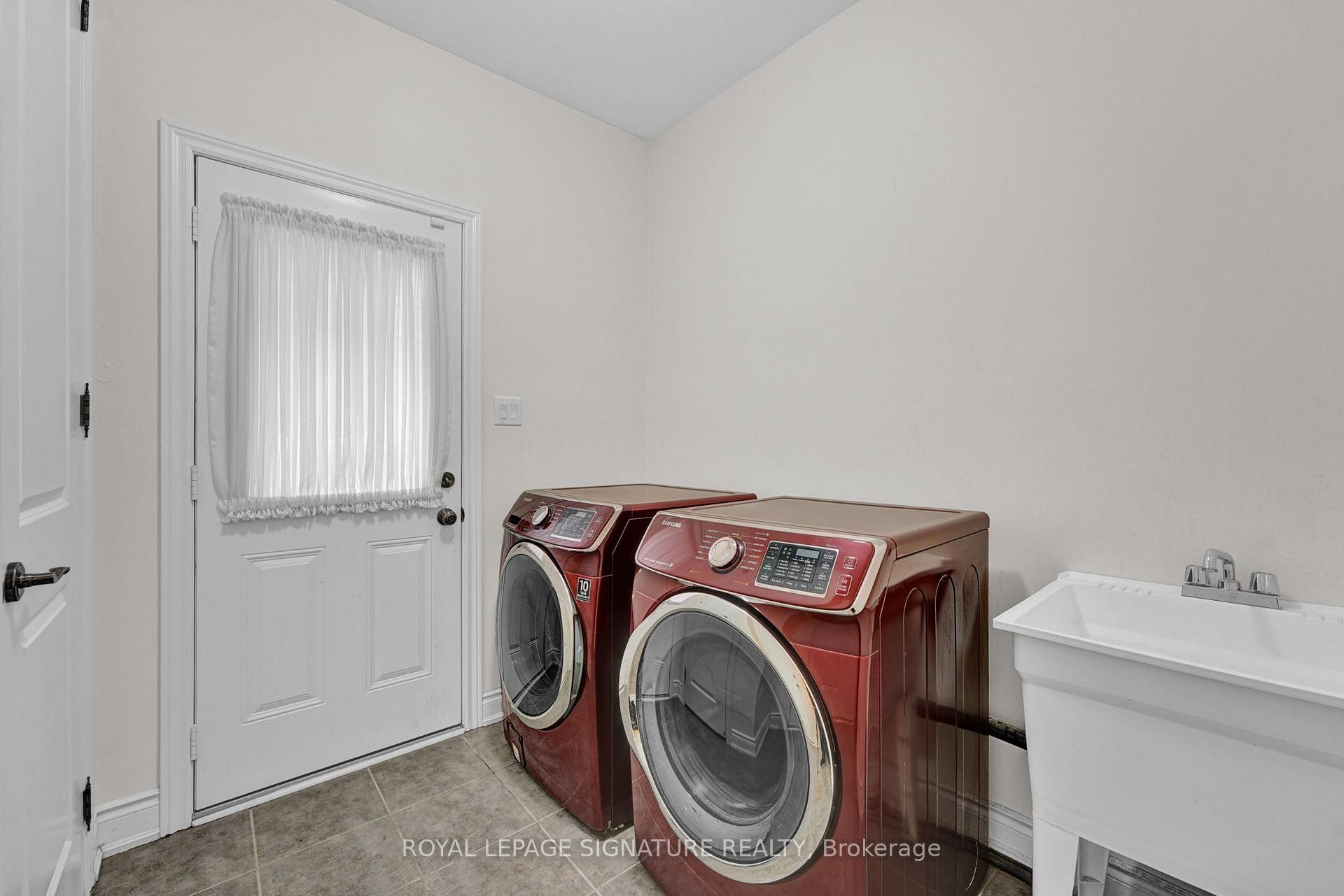 58 Orangeblossom Trail, Brampton, ON - Indoor Photo Showing Laundry Room