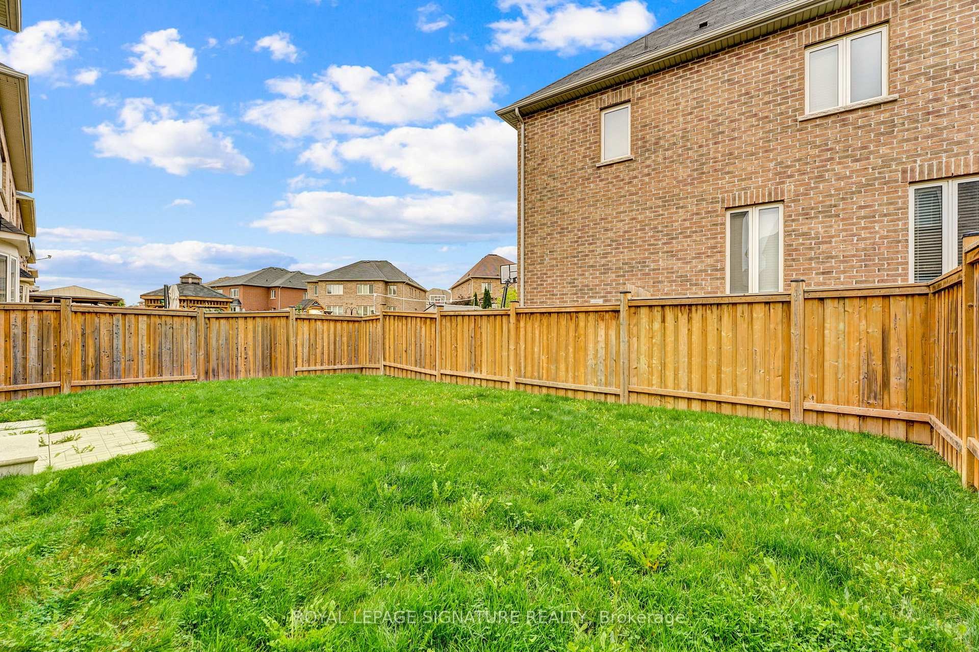 58 Orangeblossom Trail, Brampton, ON - Outdoor