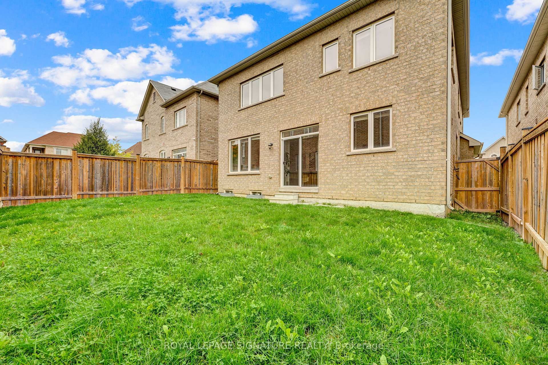 58 Orangeblossom Trail, Brampton, ON - Outdoor