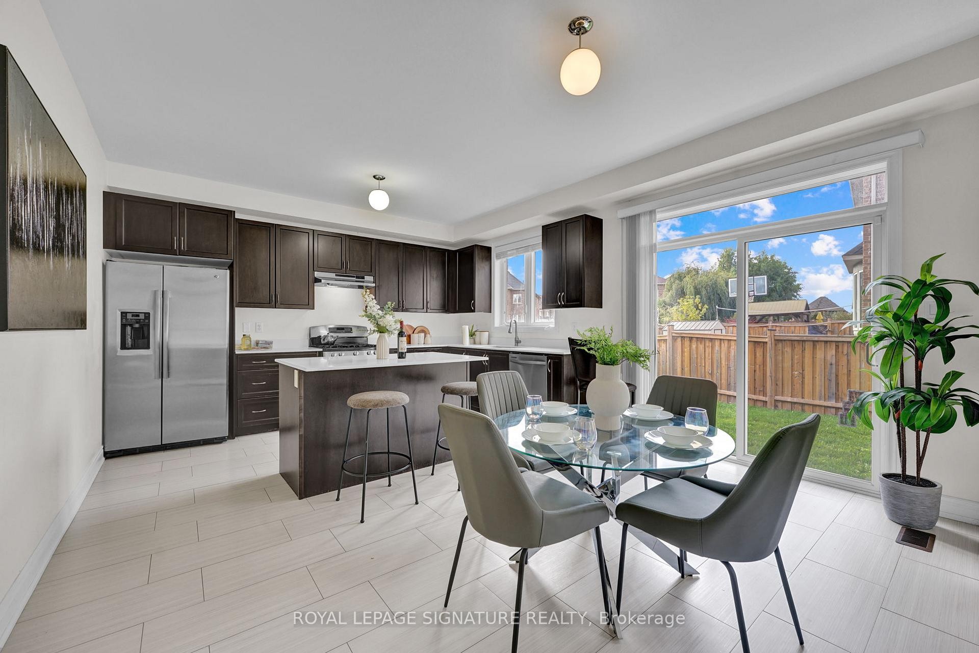 58 Orangeblossom Trail, Brampton, ON - Indoor Photo Showing Dining Room