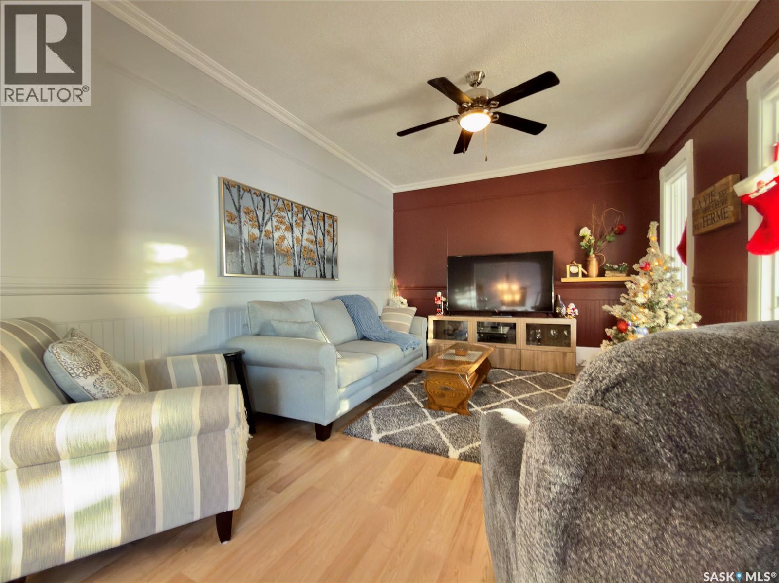 Rm Of Sutton Acreage, Sutton Rm No. 103, SK - Indoor Photo Showing Living Room
