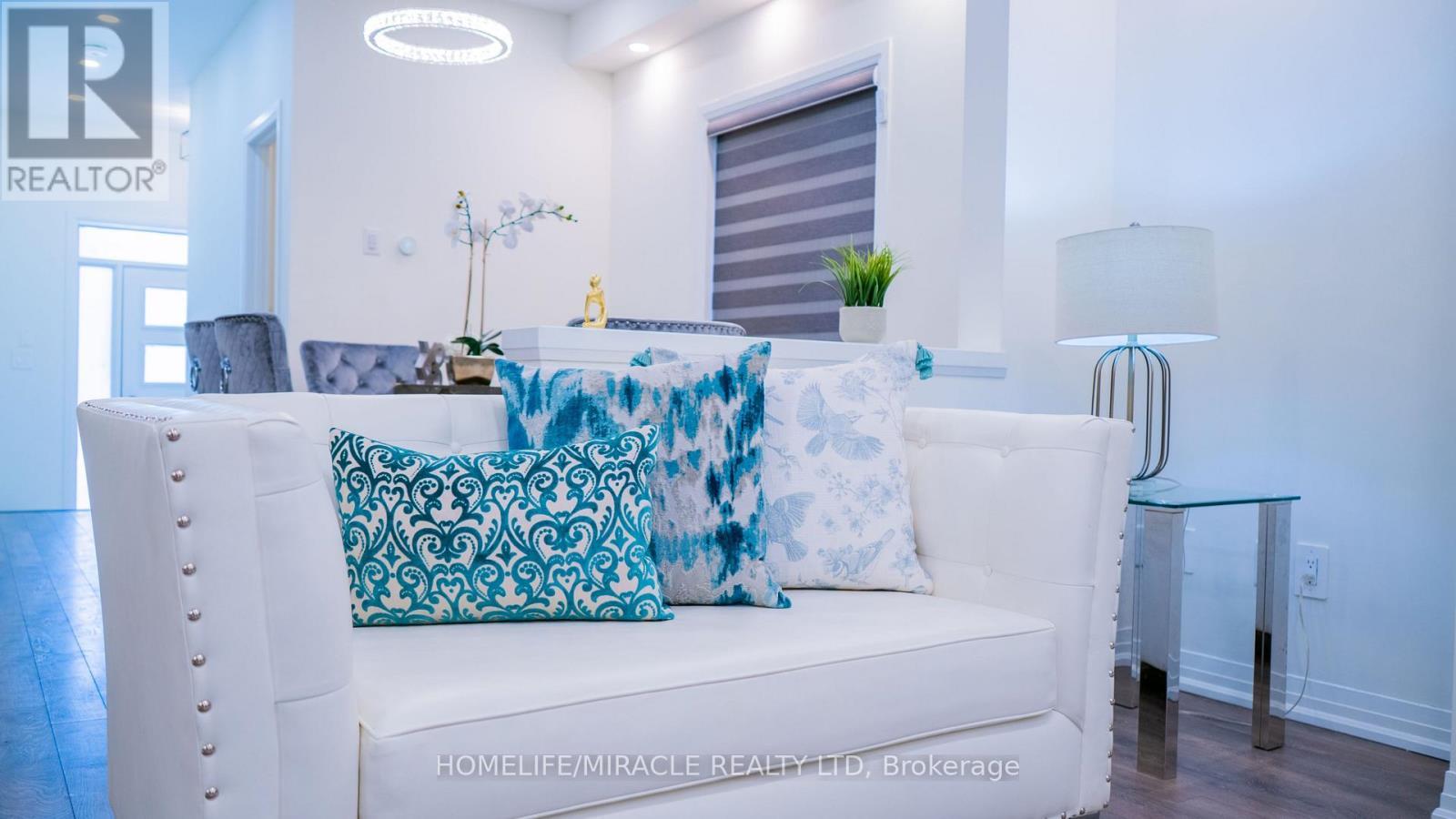 18 Brewis Street, Brant, ON - Indoor Photo Showing Other Room