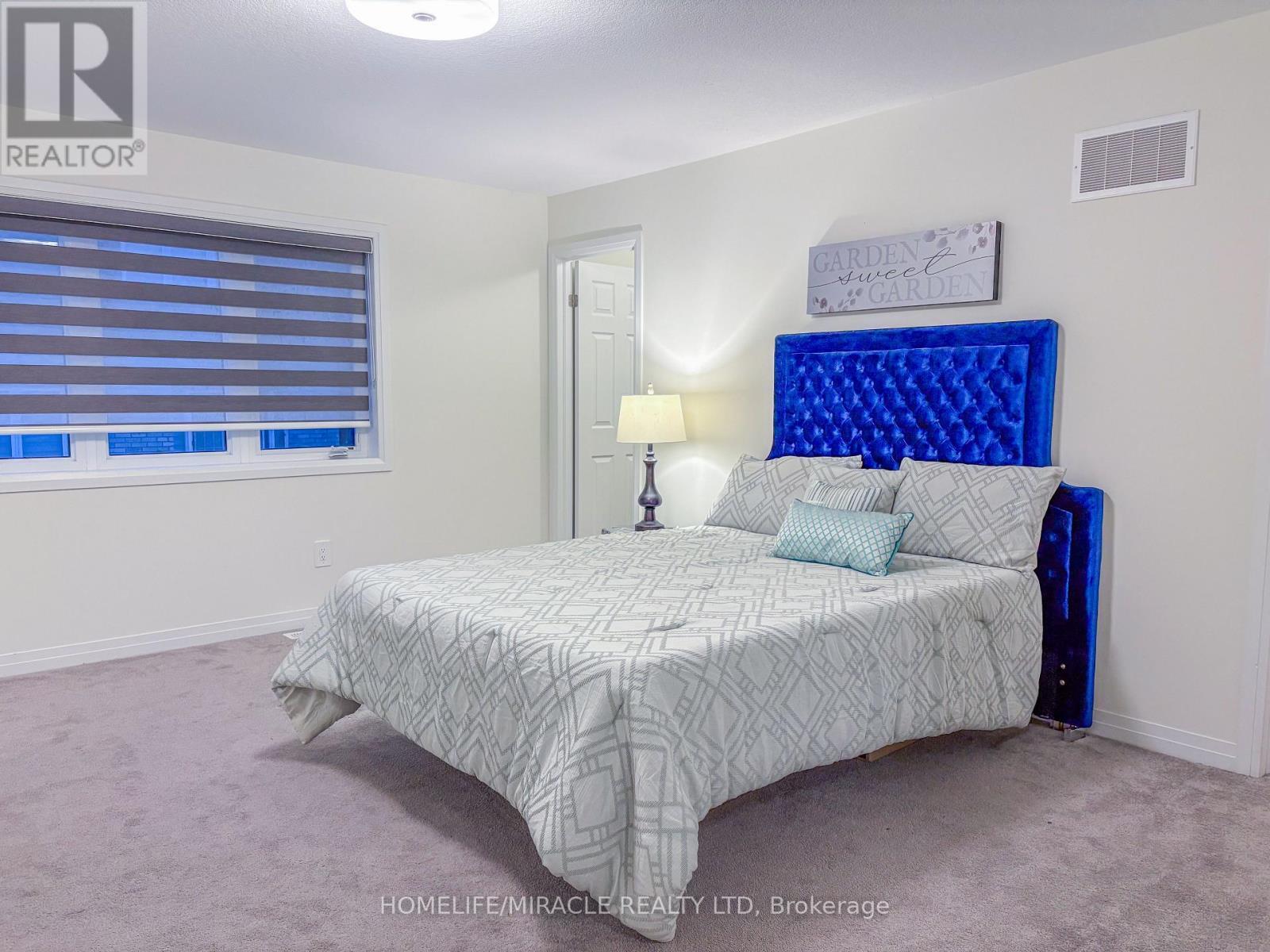 18 Brewis Street, Brant, ON - Indoor Photo Showing Bedroom