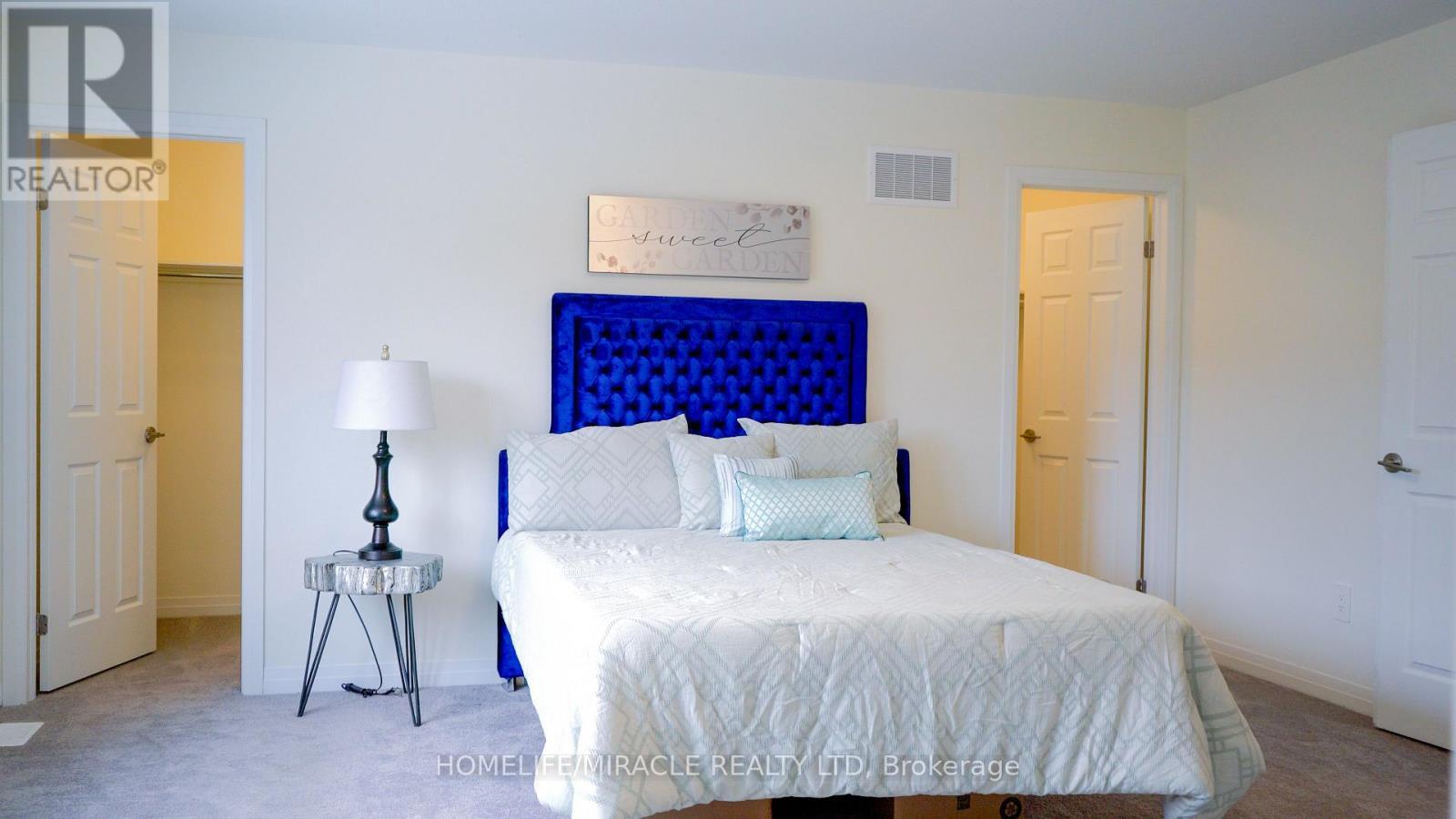 18 Brewis Street, Brant, ON - Indoor Photo Showing Bedroom