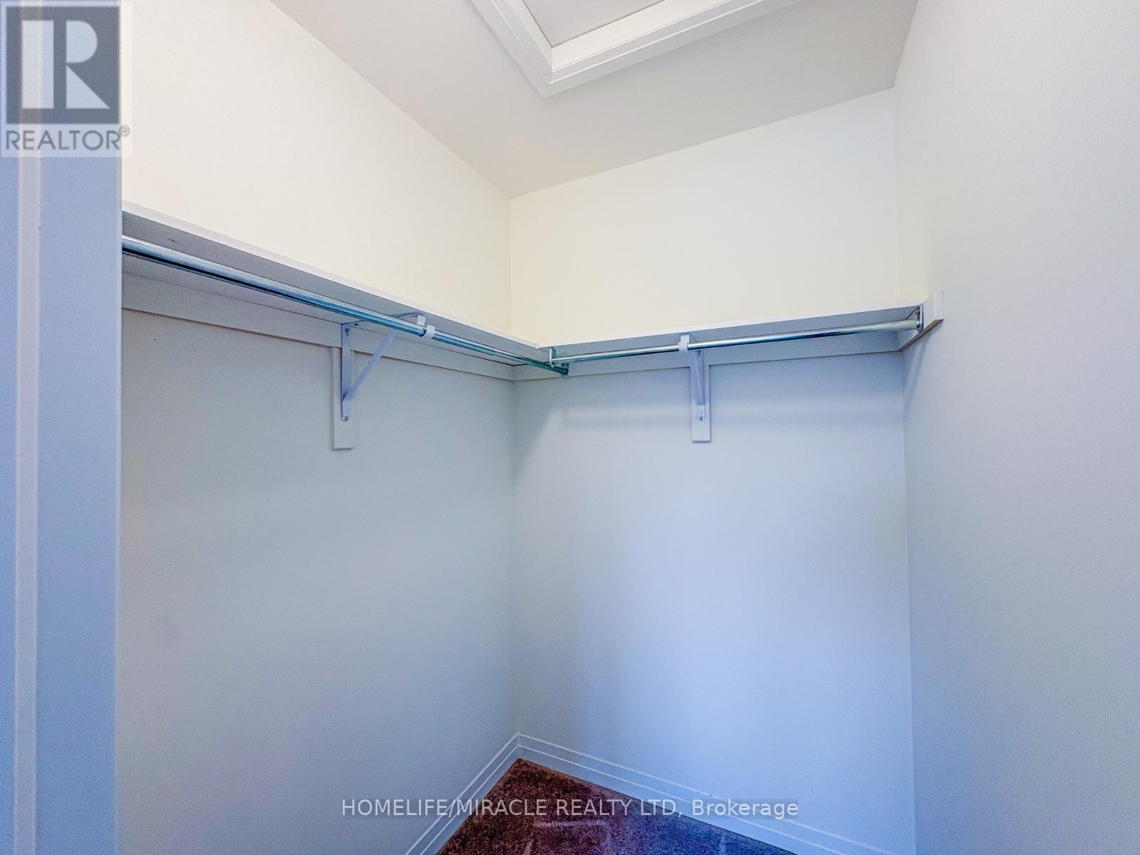 18 Brewis Street, Brant, ON - Indoor With Storage