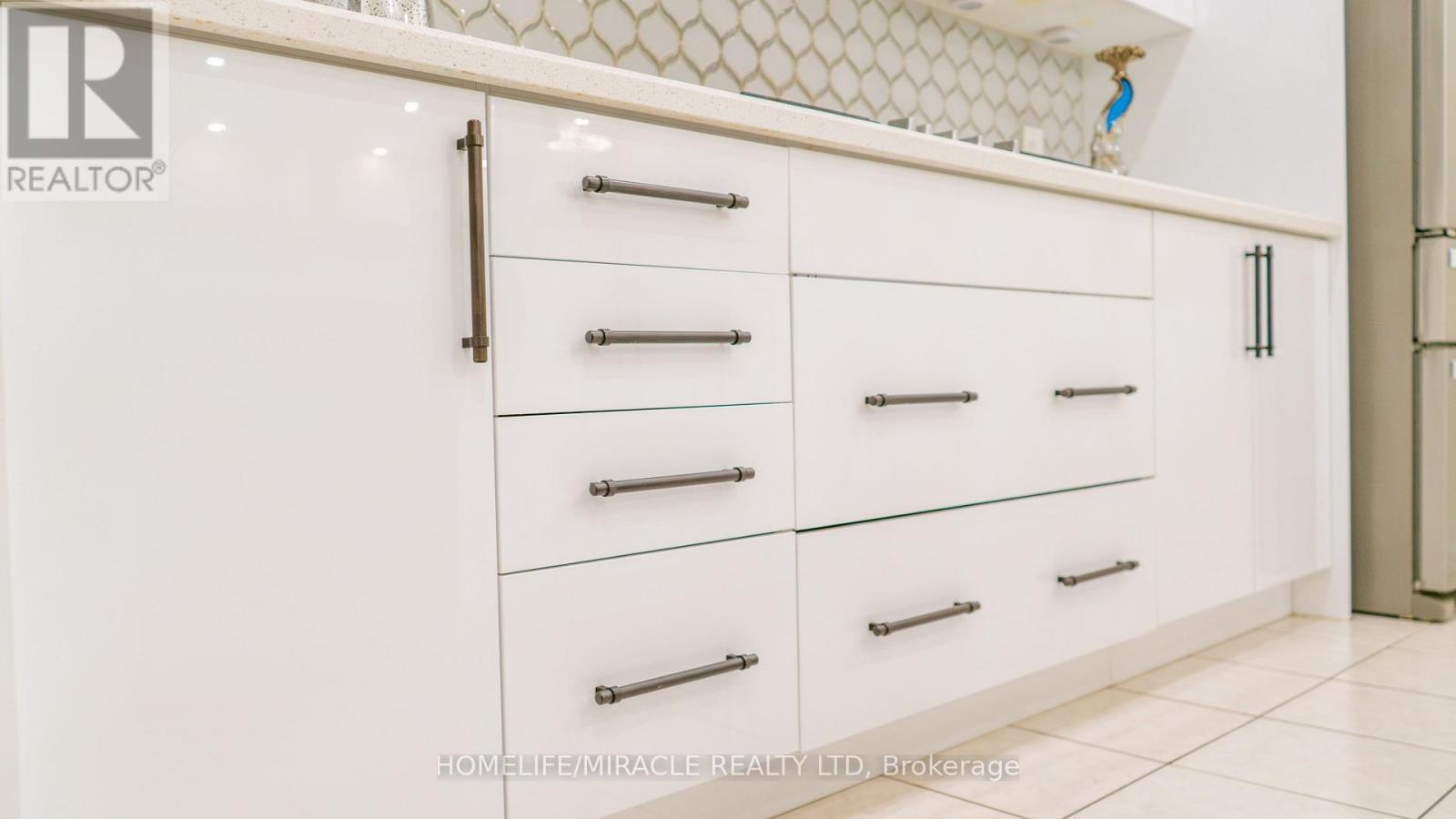 18 Brewis Street, Brant, ON - Indoor