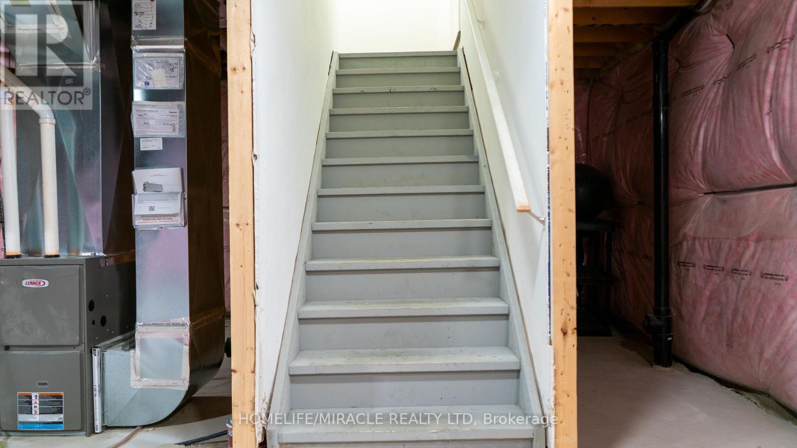 18 Brewis Street, Brant, ON - Indoor Photo Showing Other Room